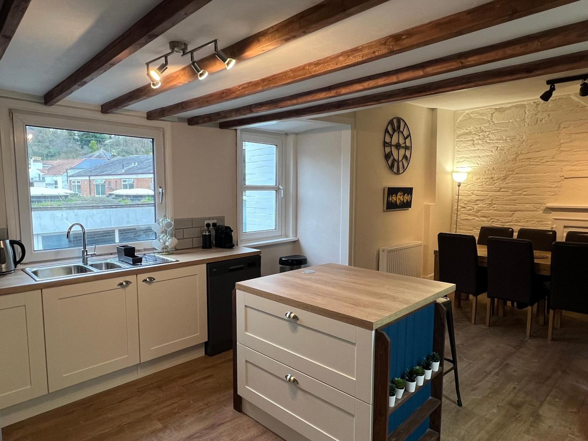A Spacious 2 Bed Flat In Kingsbridge Town ภายนอก รูปภาพ